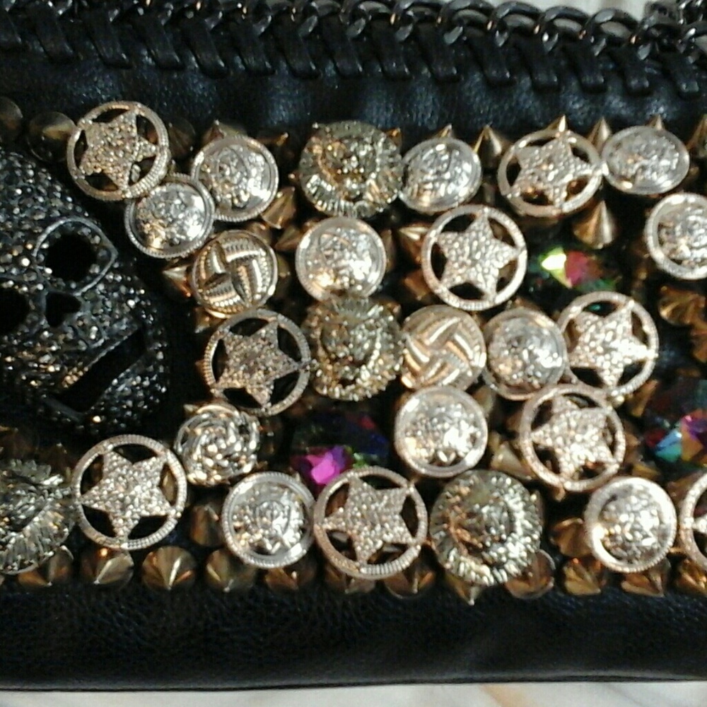 Black purse.